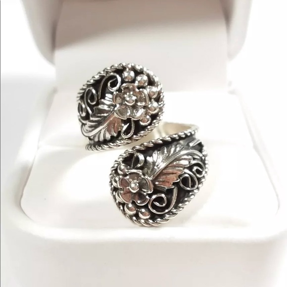 Jewelry - 925 INTRICATE ETCHED FEATHERS WRAP STYLE